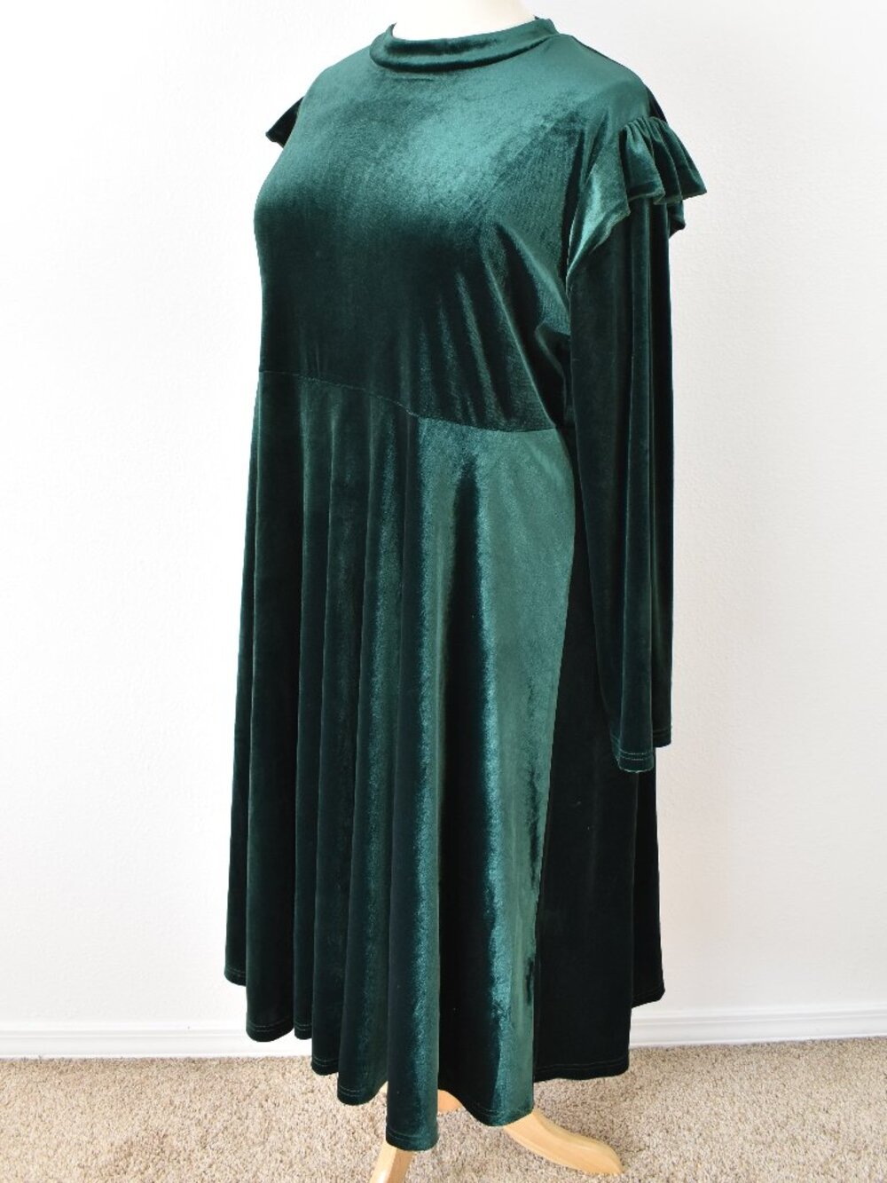 Ivy City Co La La Lady Velvet Ruffle Dress - 4X - Picture 4 of 9